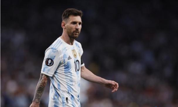 潜力好书《开局签到五年，出山成圣》，立凌云志，踏破九霄山河！